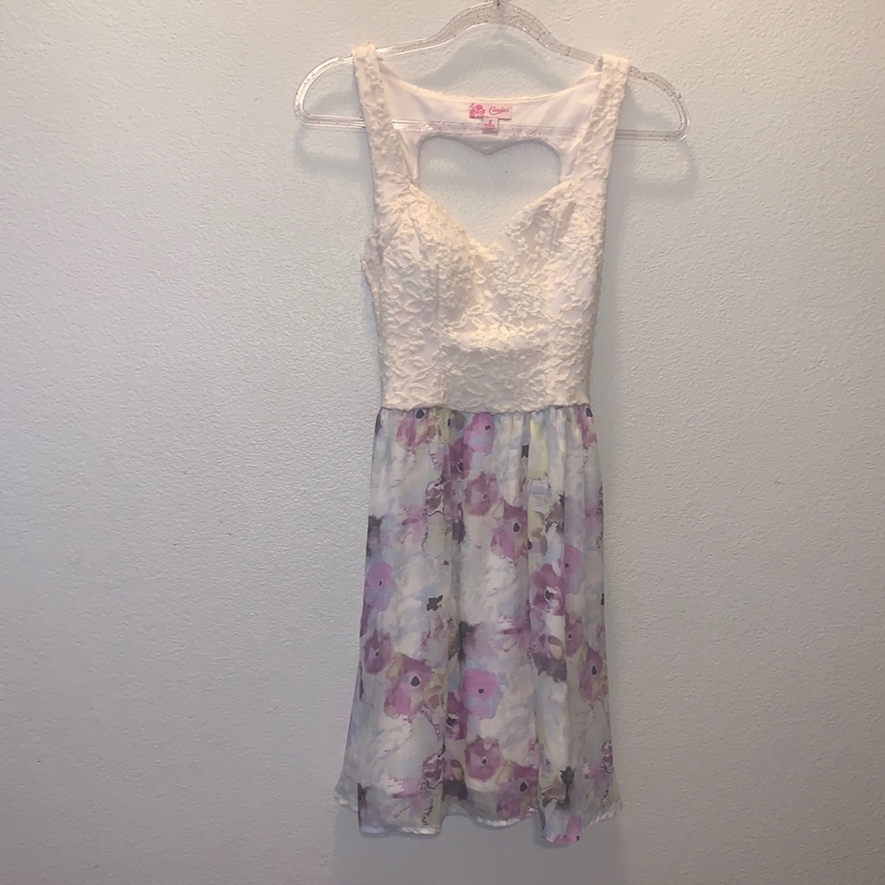Candie’s cream lace nylon sleeveless floral heart shaped back summer dress